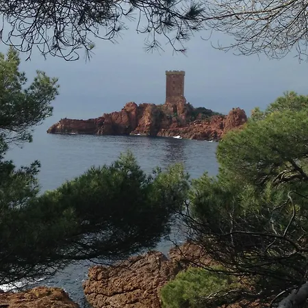 Σπίτι διακοπών Renovee En 2025, Proche De La - Saint-raphael *